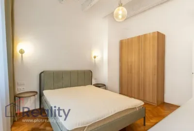 Zrekonštruovaný 2 izbový byt v mestskej časti Bratislava Staré Mesto na Jesenského ulici na prenájom!