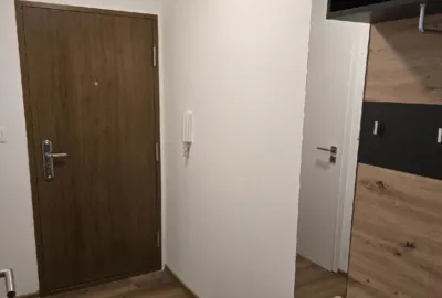 Zrekonštruovaný 3 izbový byt s balkónom v mestskej časti Bratislava Karlova Ves na Silvánskej ulici na prenájom!