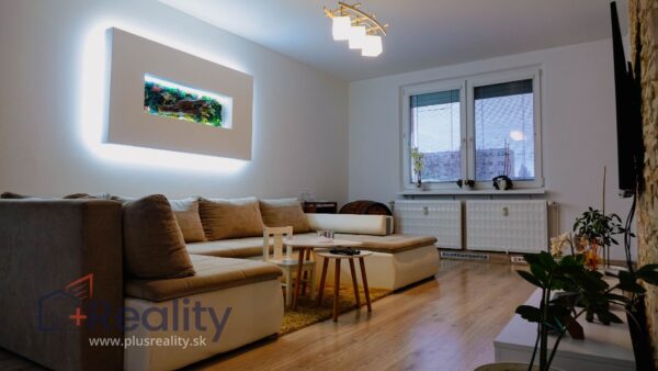 PLUS REALITY I Zrekonštruovaný 4 izbový byt s balkónom v Dunajskej Strede na predaj!